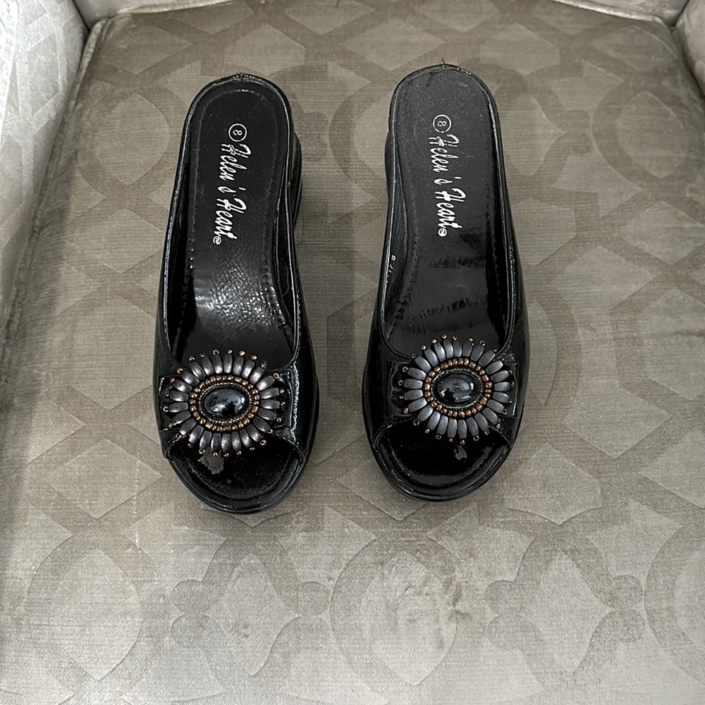 Helen’s Heat size 8 shoes